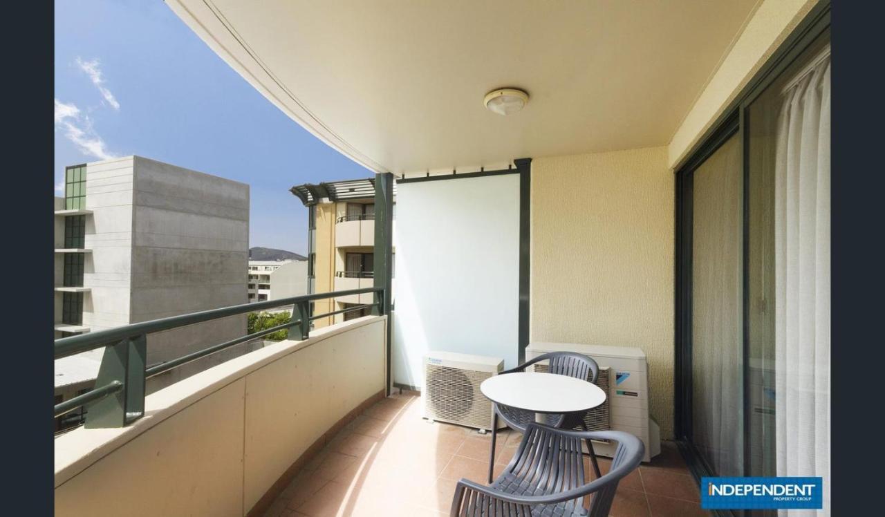 2 Bed 2 Bath Apartment In Braddon, Canberra - Pool, Gym And Free Parking Buitenkant foto
